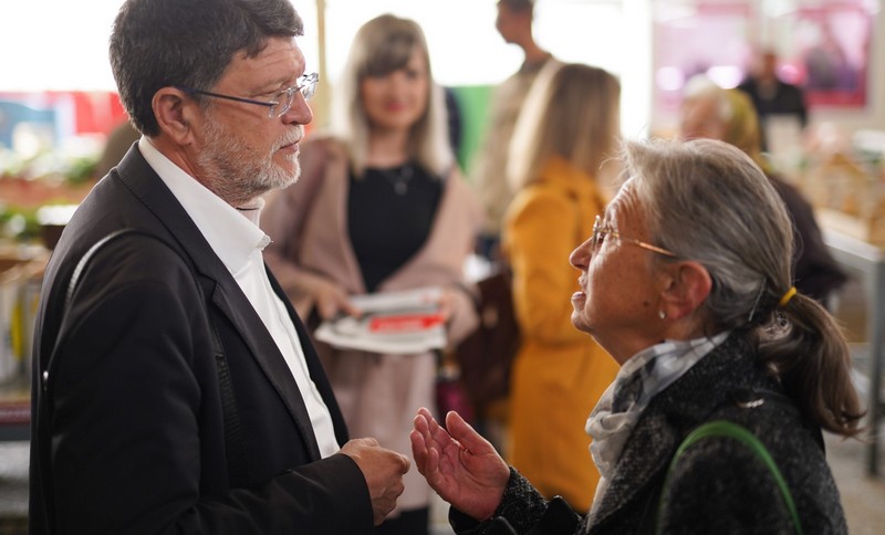 Tonino Picula na gradskoj tržnici u Koprivnici