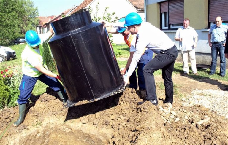 Radovi na novom vodovodu i oknu