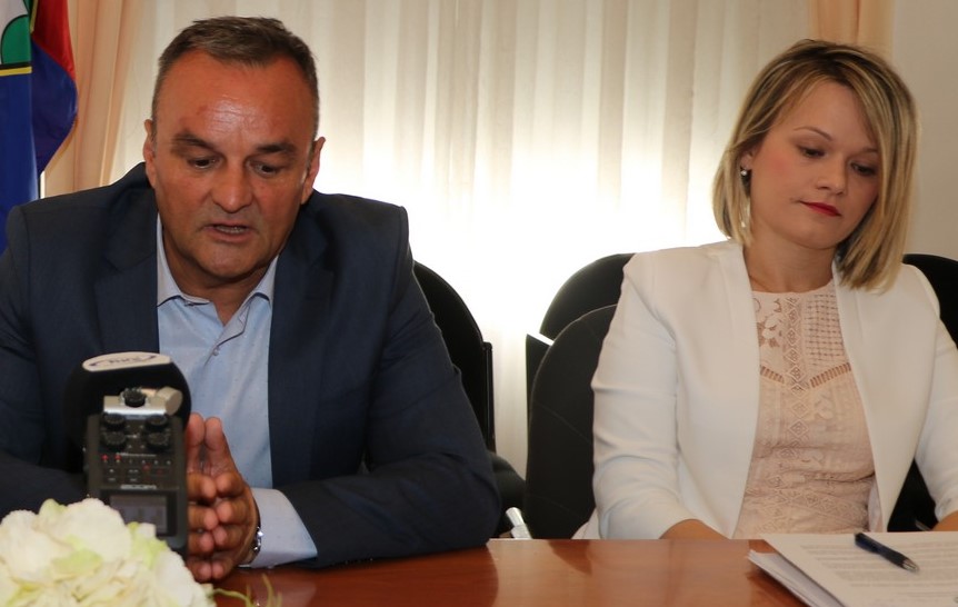 Dožupan Ratimir Ljubić i pročelnica za školstvo Ana Mušlek