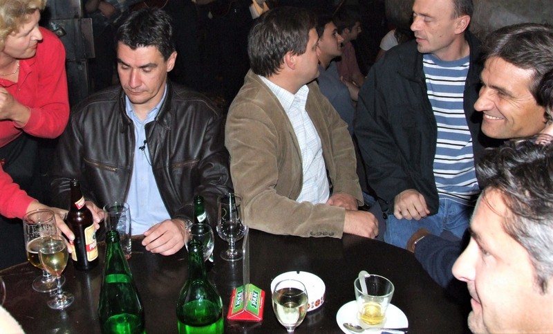 Zoran Milanović s pivom Podravka