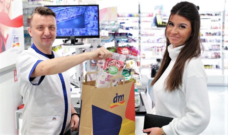 Trgovački lanac dm izbacio je plastične vrećice iz dućana