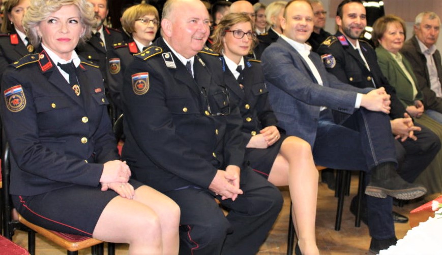 DVD Starigrad, glavna sestra Snježana Veličan u minici