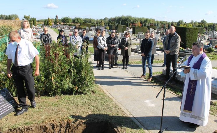 Sahrana na groblju u Koprivnici