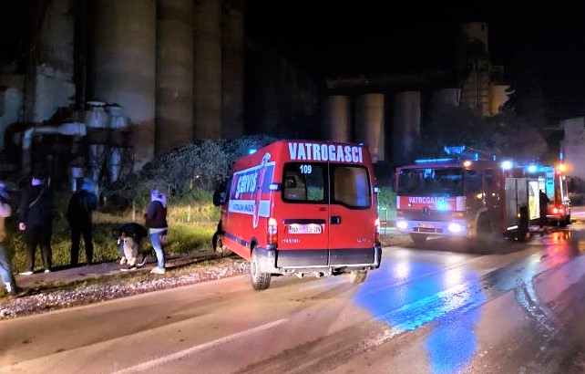 Požar vlaka na pruzi kod Našica, gorio vlak i vagoni