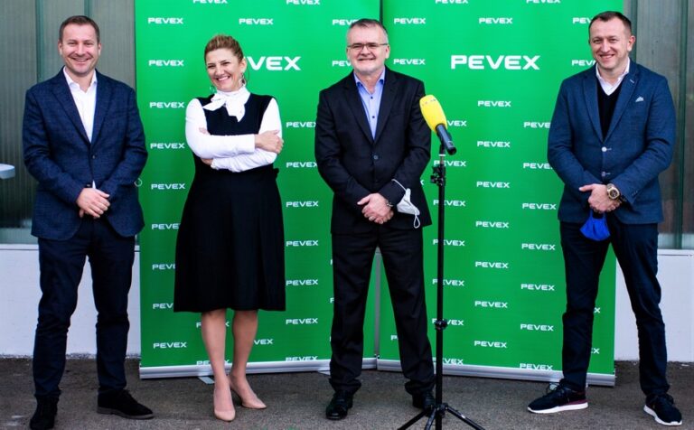 Novi Pevex centar u Makarskoj - na slici predsjednik uprave Jurica Lovrinčević