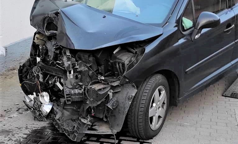 Mladić se jutros zabio automobilom u kuću, prometna nesreća Prelog