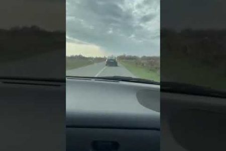 Pijan vozio auto nogama