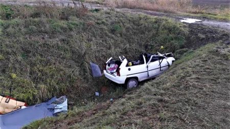 Vozač izletio u kanal kod Vinkovaca i poginuo na cesti Andrijaševci-Retkovci, teška prometna nesreća u kojoj mladić koji je vozio nije bio vezan