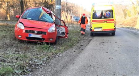 Automobilom udario u stup, prometna nesreća u mjestu Gornje Psarjevo