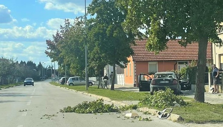 Vozačica škode izletjela s ceste u Koprivnici i zabila se u prometni znak