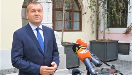 Varaždinski župan anđelko stričak dobio čašom u glavu
