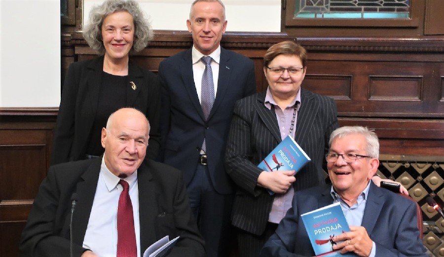 Promocija nove knjige Zvonimira Pavleka Aktivna prodaja: Ante Gavranović, Zvonimir Pavlek, Sandra Pocrnić Mlakar, Krunoslav Bešvir i Božica Brkan (Foto Miljenko Brezak)