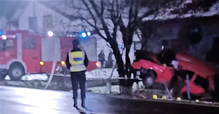 Vozač poginuo u strašnoj prometnoj nesreći u Velikom Korenovu