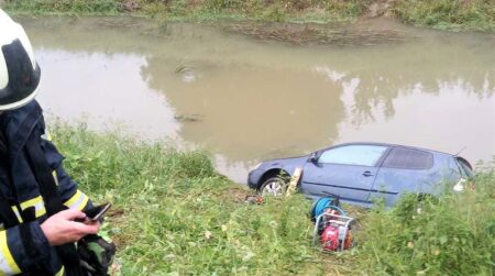 Pijani vozač sletio u kanal kod mjesta Lužani blizu Nove Gradiške