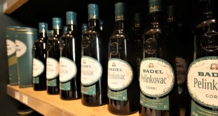 Badel pelnikovac gorki - Badel povećao plaće za 240 eura