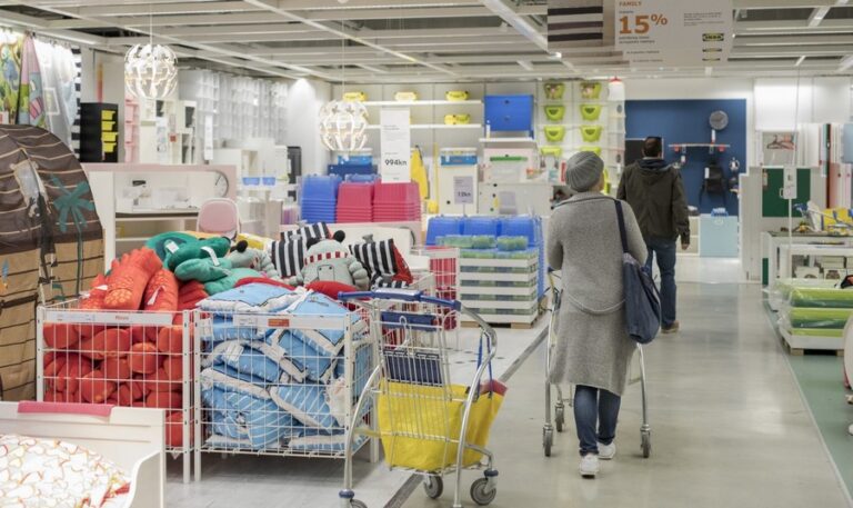 Ikea povećala plaće za 400 eura