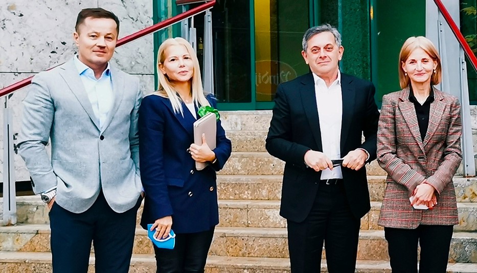 Dubravka Drk-Mravlinčić sa suprugom Alanom Mravlinčićem te Tamara Drk-Vojnović i muž Saša Vojnović
